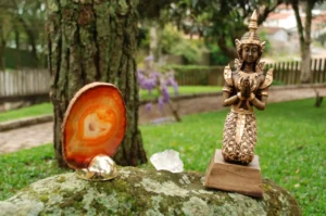 Onde o silêncio fala, o corpo dança e a alma sorri — bem-vindo ao Yoga Santa Felicidade